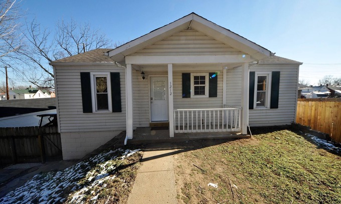 St. Charles Historic District House | Beautifully Renovated home in the heart of Historic Saint Charles