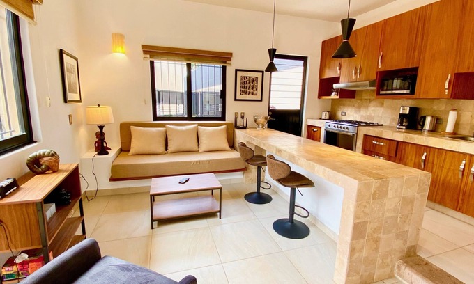 San Antonio Tlayacapan House | Beautifully Renovated 1 Bedroom Guest House in Ajijic - Walk to Everything