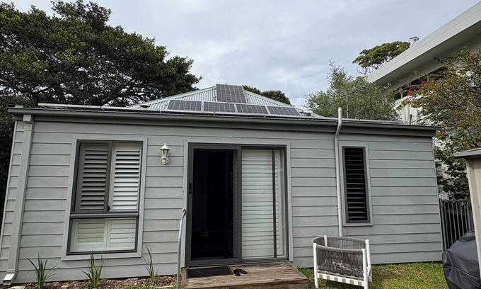 Bundeena House | Beautifully renovated 3 bedroom house 40 meters from Hordens Beach Bundeena