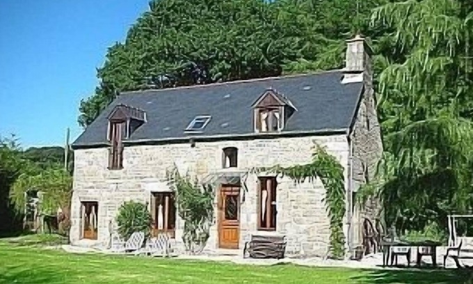 Le Gast Cottage | Beautifully renovated cottage in large secluded garden on edge of forest