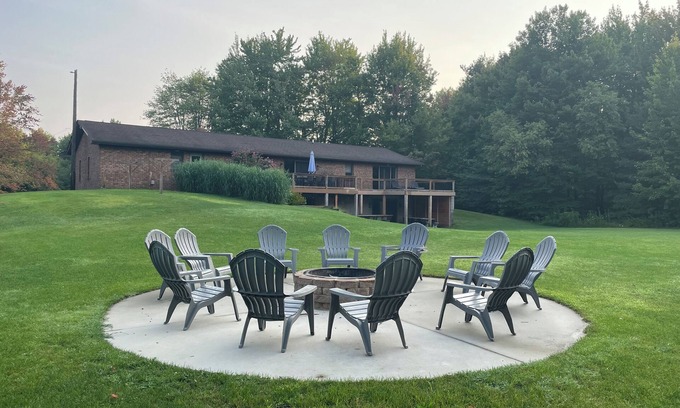 Saugatuck House | Beautifully Renovated Home With Privacy ~ Fire Pit ~ Minutes To Downtown!