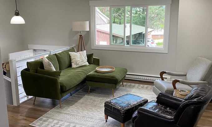 Moose Can Gully Apartment | Beautifully updated home in the South Hills