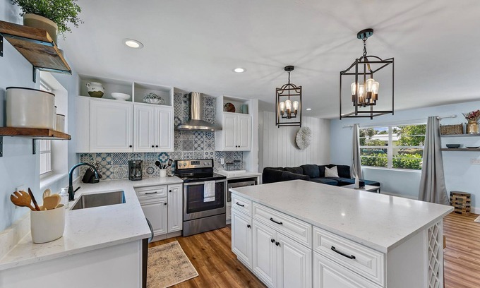 Florida North Atlantic Coast House | Beautifully Remodeled Palm Beach Gardens Oasis