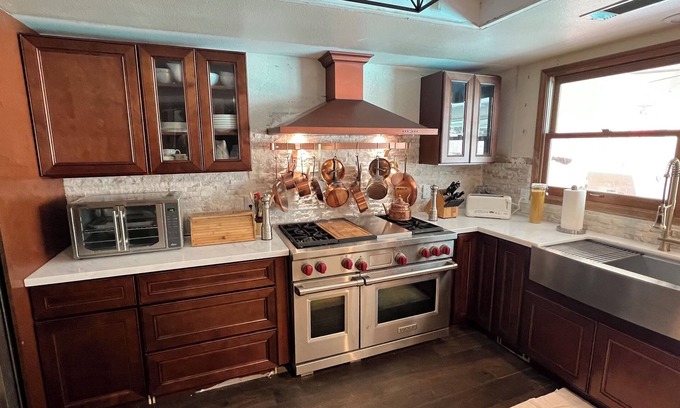 Visalia House | Beautuiful 3 bedroom with 2 for rent house in enjoyable Visalia with WiFi, AC.