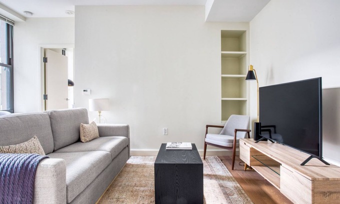 Bay Village Apartment | Beauty in Back Bay, 1BR w/Gym, close to the Common by Blueground