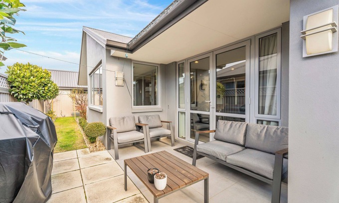 Alexandra House | Beauty on Bantry - Alexandra Holiday Home