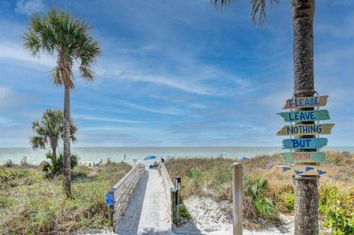Indian Rocks Beach House | Beauty & the Beach for Lovers of Fun, Work, Beach