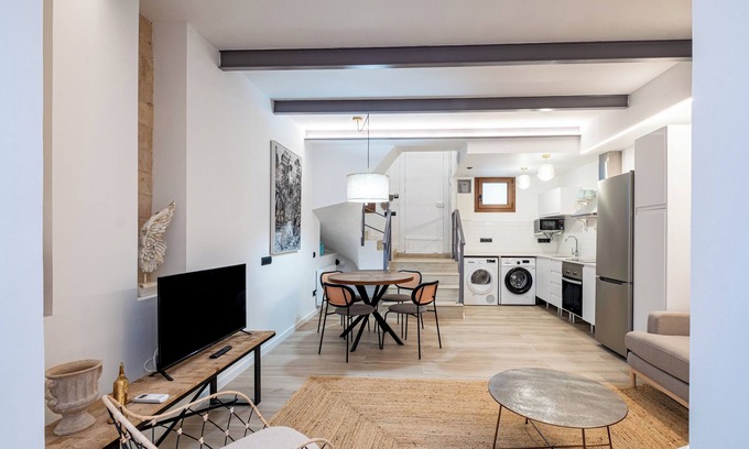 Les Corts Apartment | BeBarceloner Eixample Duplex