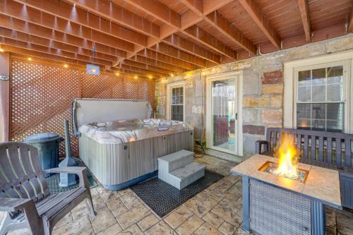 Beckley Apartment | Beckley Studio with Private Hot Tub and Home Gym!