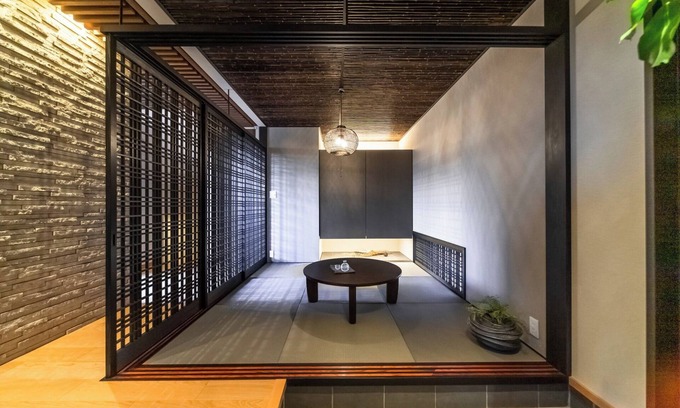 Takayama House | Bedroom 1 1 queensize bed Bedroom 2 2 semidoublesize beds Japanesestyle room 2 single futons/Takayama Gifu