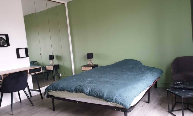 Les Epinettes Bed & Breakfast | Bedroom 1 terracotta
