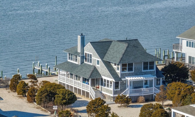 Loveladies House | BEDROOM SLEEPS 16; WATERFRONT-pet friendly-Handicap Ramp-By Owner
