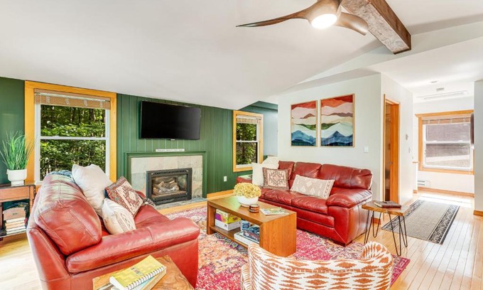 Beech Mountain Ski Chalet | Bee & Bae Hideaway