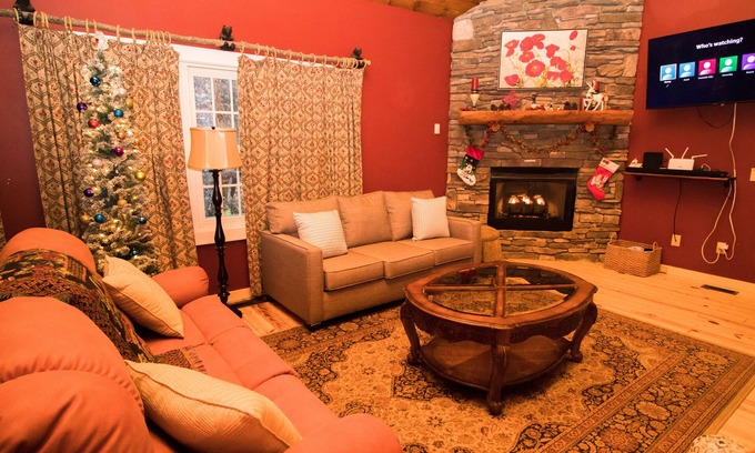 Charter Hills House | Beech mtn club member, hottub, .5 mile Beech mtn ski slops, overlook Barn