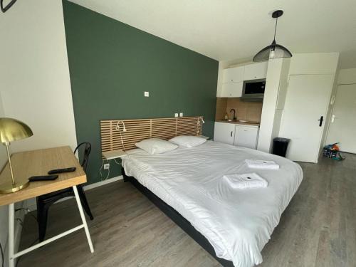 Cenon Apartment | Bel appartement design tout confort (Parking Gratuit) à 10 minutes de Bordeaux