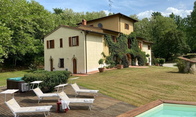 Reggello Villa | Belvilla by OYO Tasteful villa with bubble bath