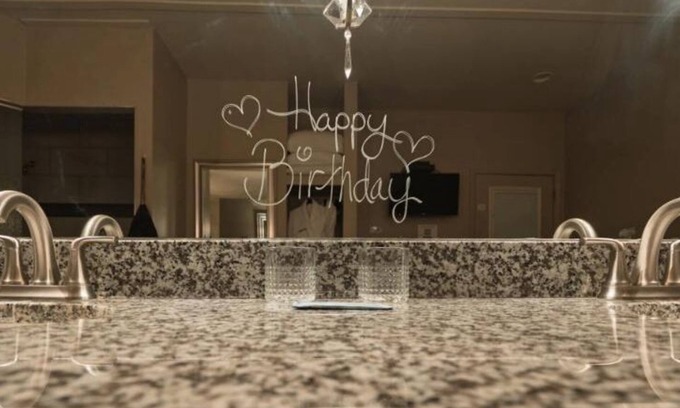 Cumming Apartment | Belamere Suites - The Grand Royal Swimming Pool Suite In Georgia