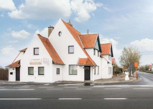 Westende House | Belcoast Guesthouse