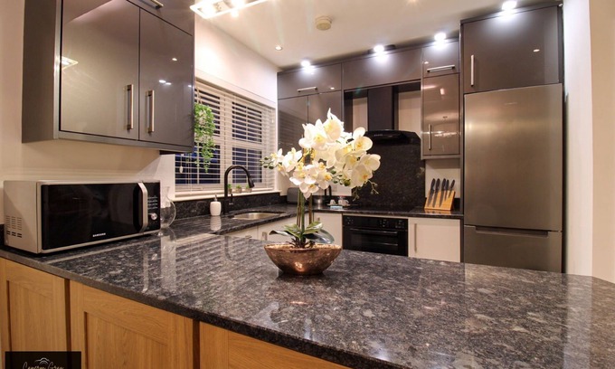 Belfast House | Belfast home with free parking, office, WiFi
