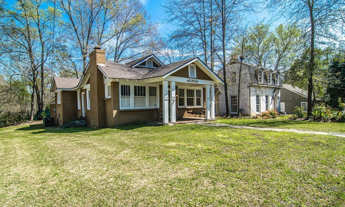 Greater Belhaven House | Belhaven Beauty 3BR/2BA Near Belhaven College & Med Center