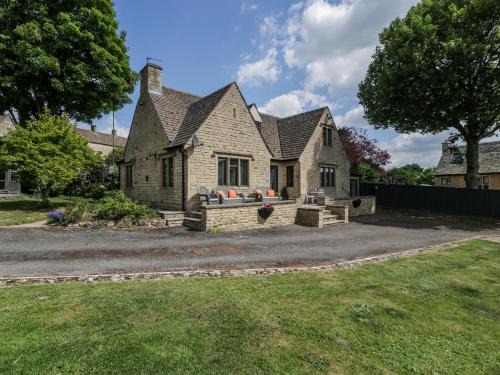 Stow-on-the-Wold House | Bell Garden