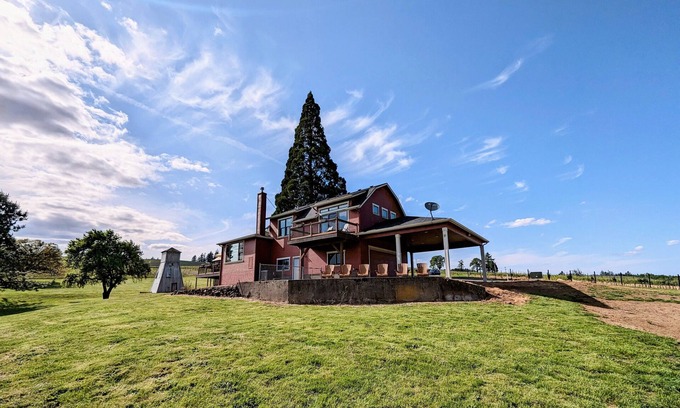Sherwood Other | Bell Road Farmhouse - Surrounded by Chehalem Estate Vineyard!