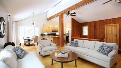 Campton House | Bell Valley 146, Estates