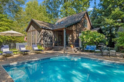 Union Pier House | Bella and Dulce's Lakehouse