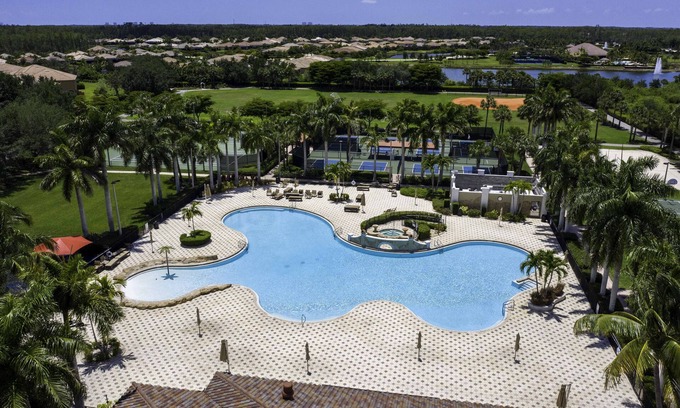 Biggar Condo | Bella Terra - Top floor condo with Lake Views!