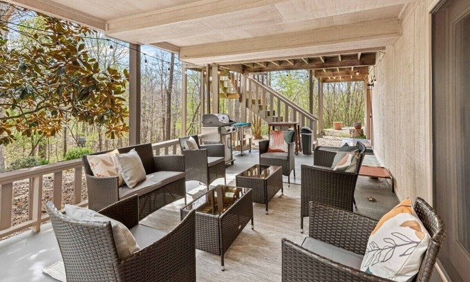 Bella Vista House | Bella Vista Retreat – Trails, Patio & Game Room