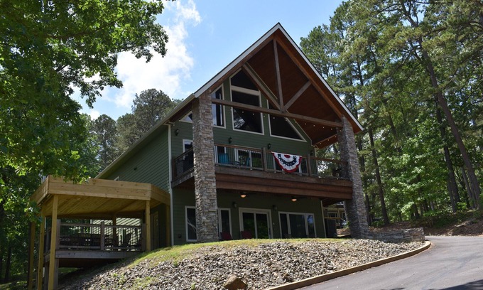 Greers Ferry Cabin | Bellawood Resort #3 Cabin with Boat Slip