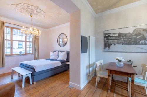 Solingen Apartment | Belle Époque