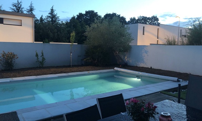 Vannes House | Belle Maison DE Vacances Avec Piscine ET Jacuzzi