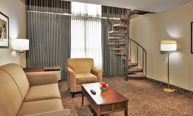 Wilburton House | Bellevue Awaits! 2 Pet-friendly Units, Pool, Free Parking, Near T-Mobile Arena