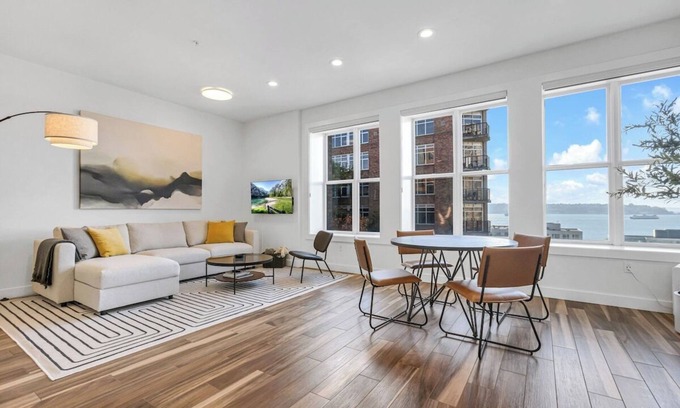 Belltown Condo | Belltown Condo with Views near Pike Place