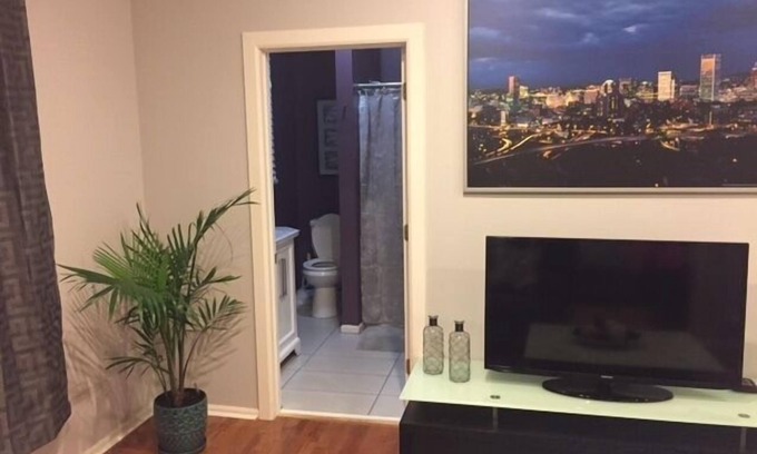 Belmont House | Belmont And Buckman's Best Rental "Walkers Paradise"