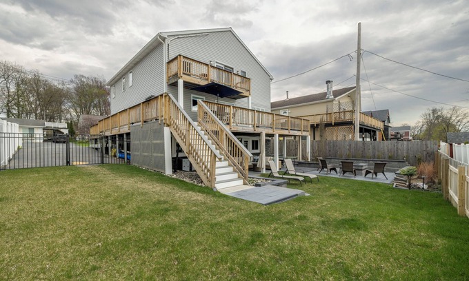 Saratoga Springs House | Belmont Ready- Spacious 6-Bedroom-Saratoga Track-Lake View Rental, WiFi, AC