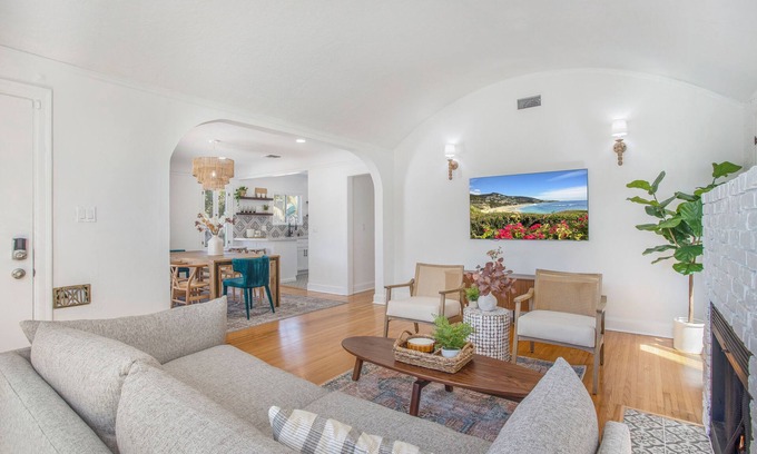 Belmont Shore House | Belmont Shore Bungalow