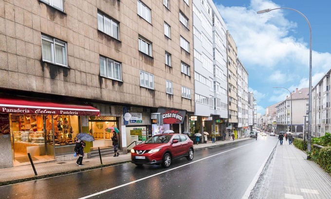 El Ensanche Zona Nuova Apartment | Belvilla by OYO Apartamento Avenida RosalÃa