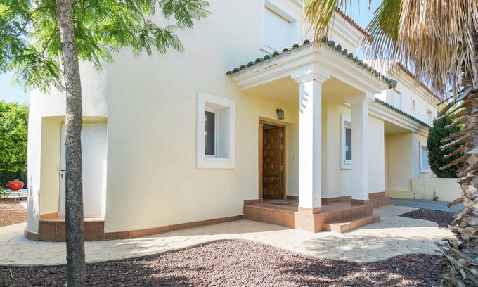 Caserio Los Tarquinos Villa | Belvilla by OYO Villa Mosa Claire