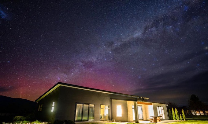 Twizel House | Ben Ohau Views On The Drive