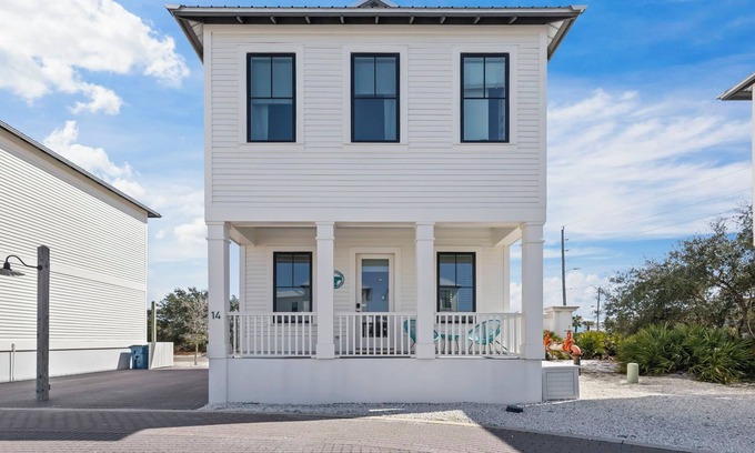 Orange Beach Cottage | Ben's Beach Bungalow: A Pet-friendly, Designer Cottage Steps from the Beach