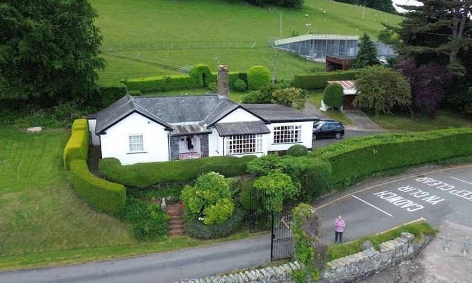 Conwy House | Benarth Lodge a charming unique hideaway in Conwy