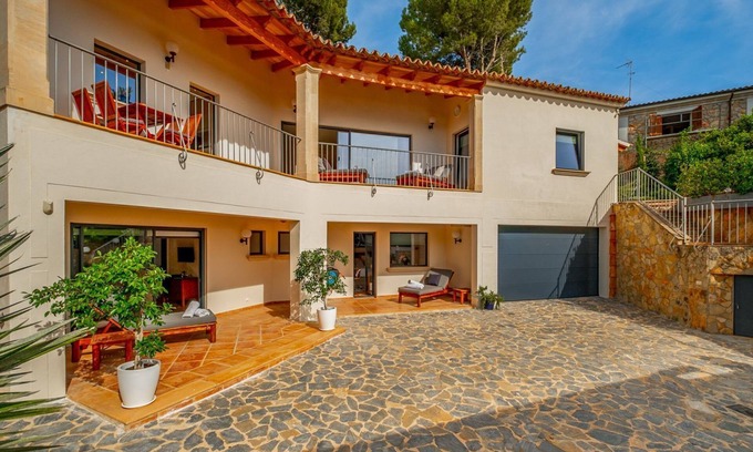 Cas Catala Villa | Bendinat Golf - Four Bedroom Villa, Sleeps 8