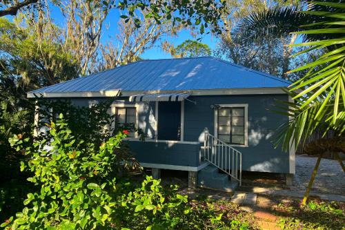 Bonita Springs House | Beneath the Banyans
