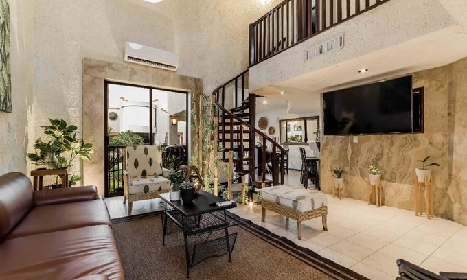 Zona Hotelera Villa | Beno's Tropical Villa