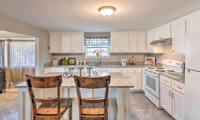 Benton House | Benton Vacation Rental w/ Deck & Fire Pit!