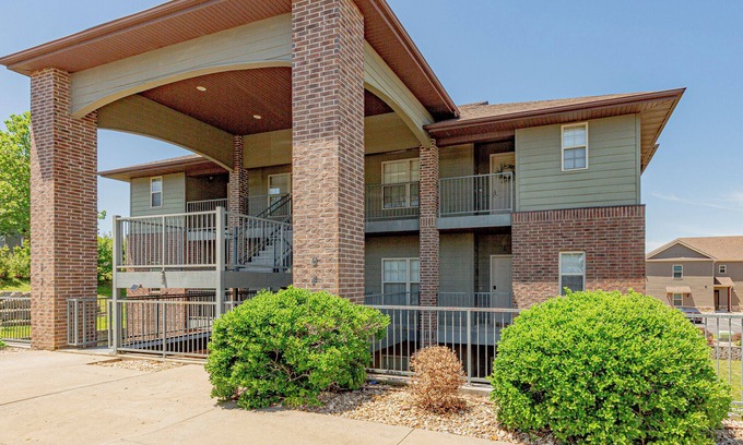 Branson West Condo | BER9-4, 2Br "Convenient Comfort" condo in terrific Branson West with WiFi, AC