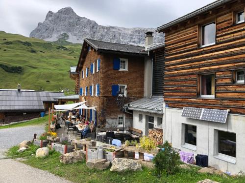 Sankt Antonien Hotel | Berghaus Sulzfluh