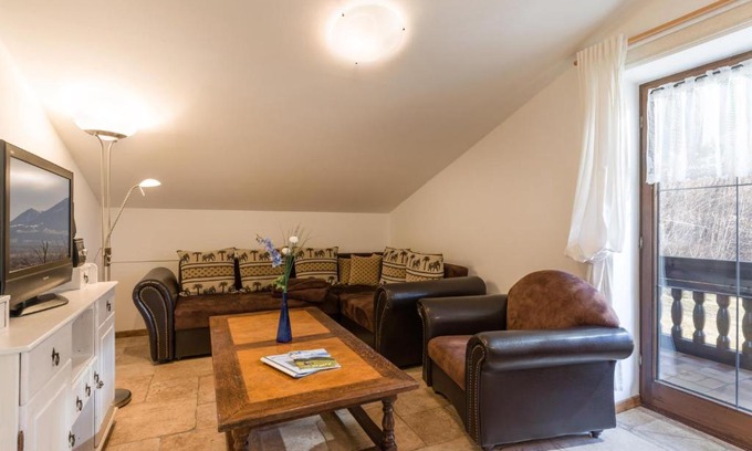 Oberaudorf Apartment | Bergschlössl - Appartment 25 mit Traumblick über das Inntal